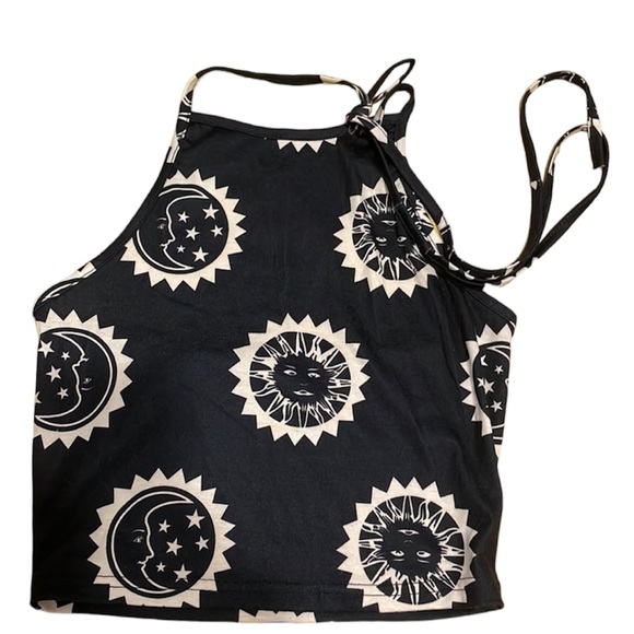 Halter Neck Crop Top. - Picture 1 of 2